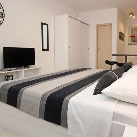 Apartments Karamarko 巴斯卡 外观 照片