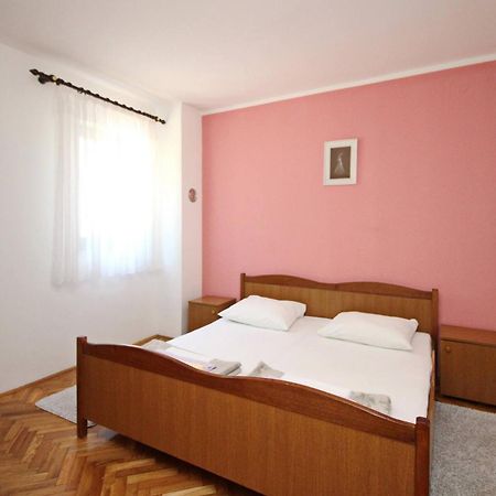 Apartments Karamarko 巴斯卡 外观 照片